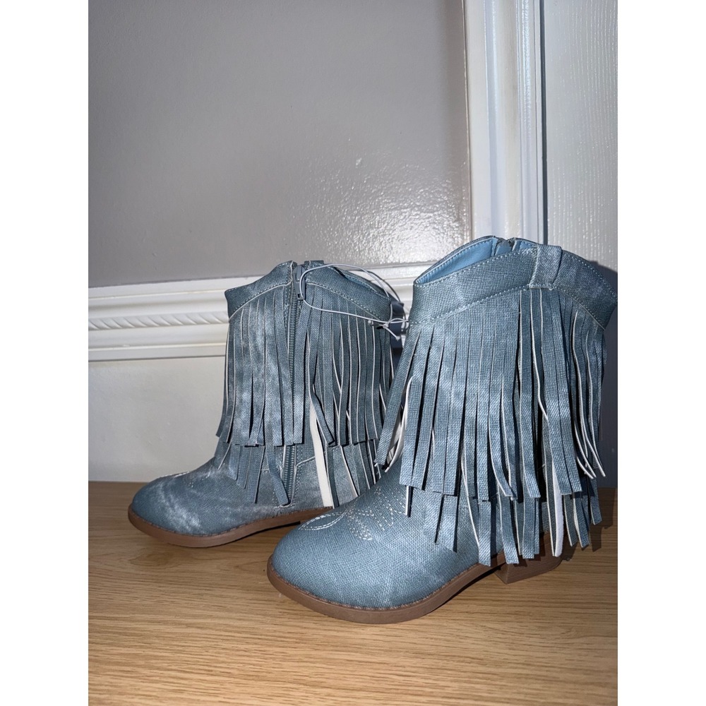 Girl western boots size 13